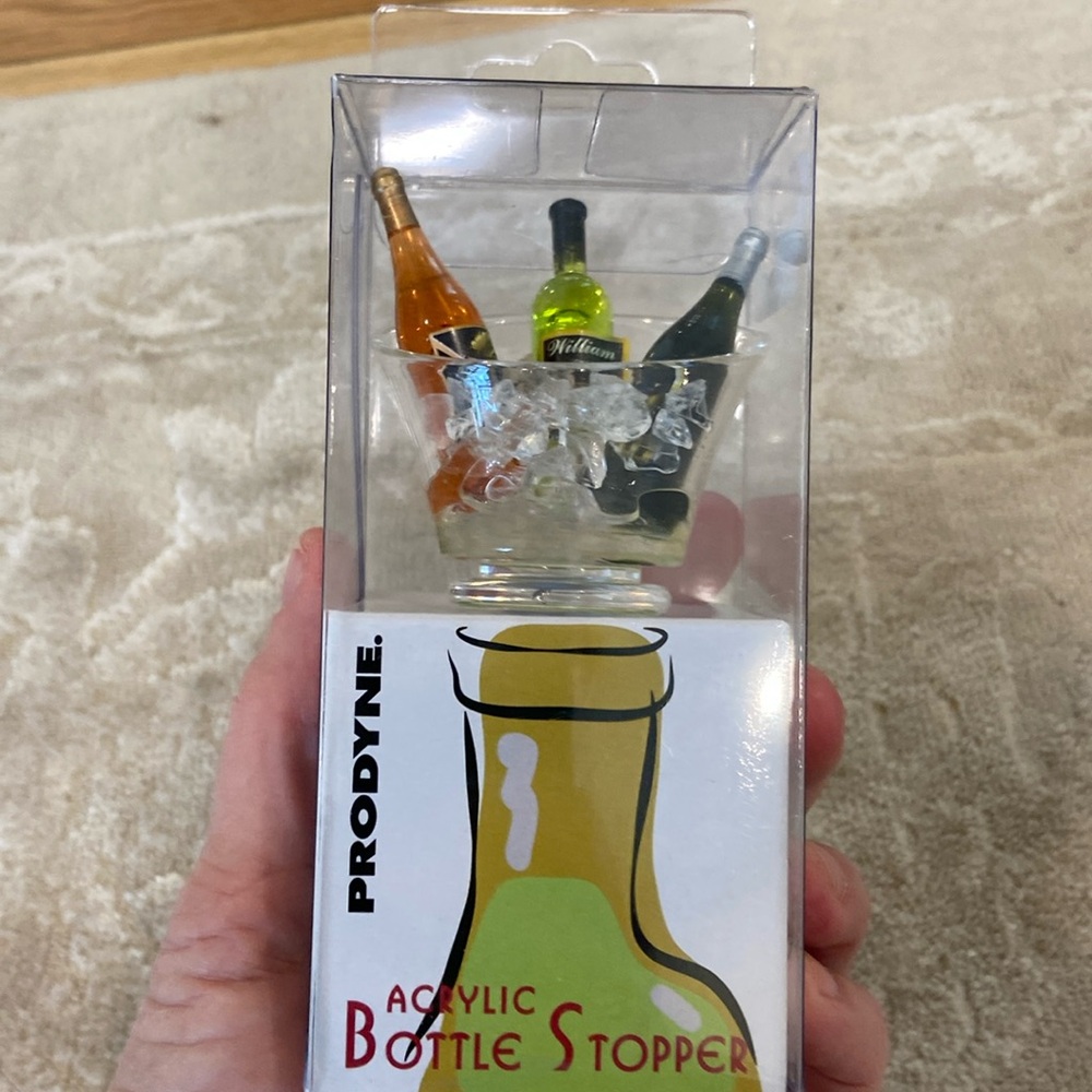 NIB Acrylic bottle stopper.
